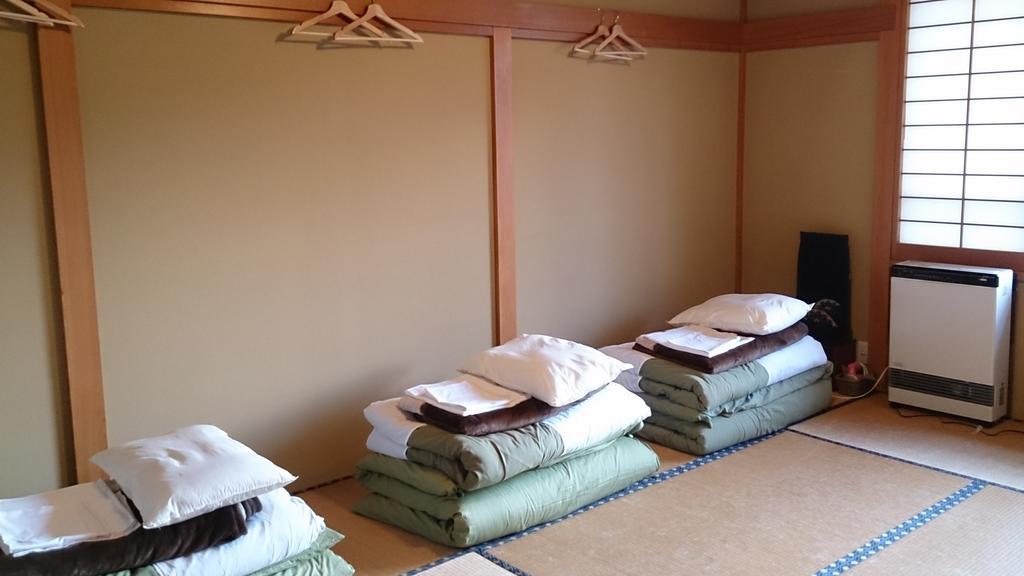 Teishaba Guesthouse&Cafe Fujiyoshida Luaran gambar