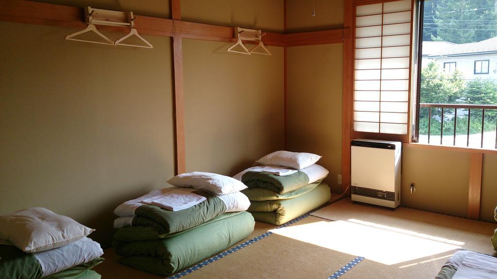 Teishaba Guesthouse&Cafe Fujiyoshida Luaran gambar