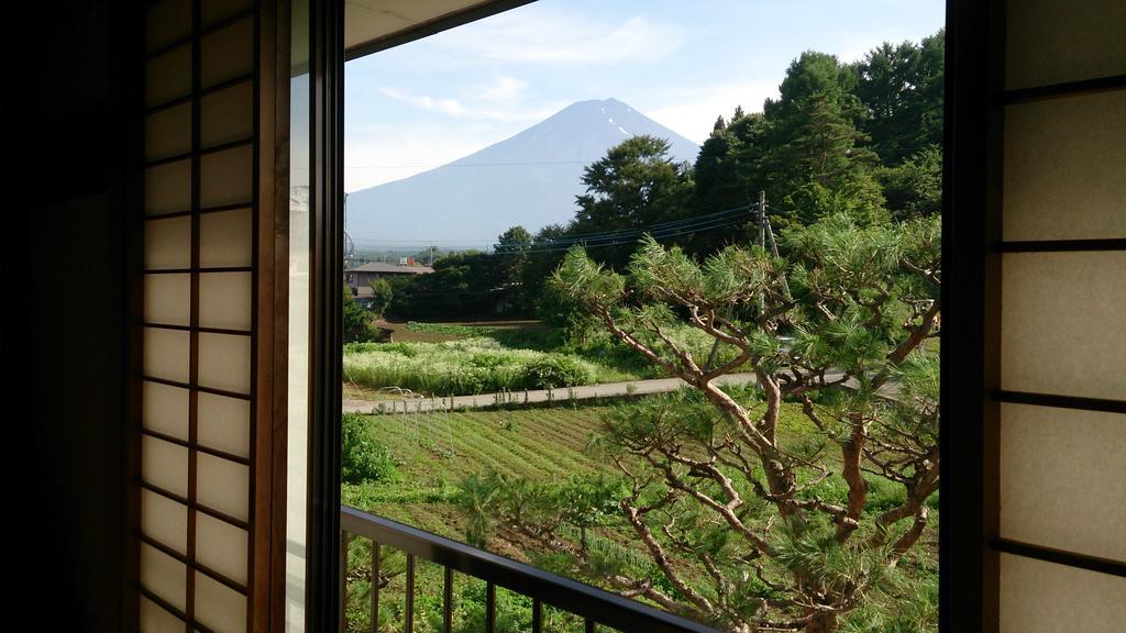 Teishaba Guesthouse&Cafe Fujiyoshida Luaran gambar
