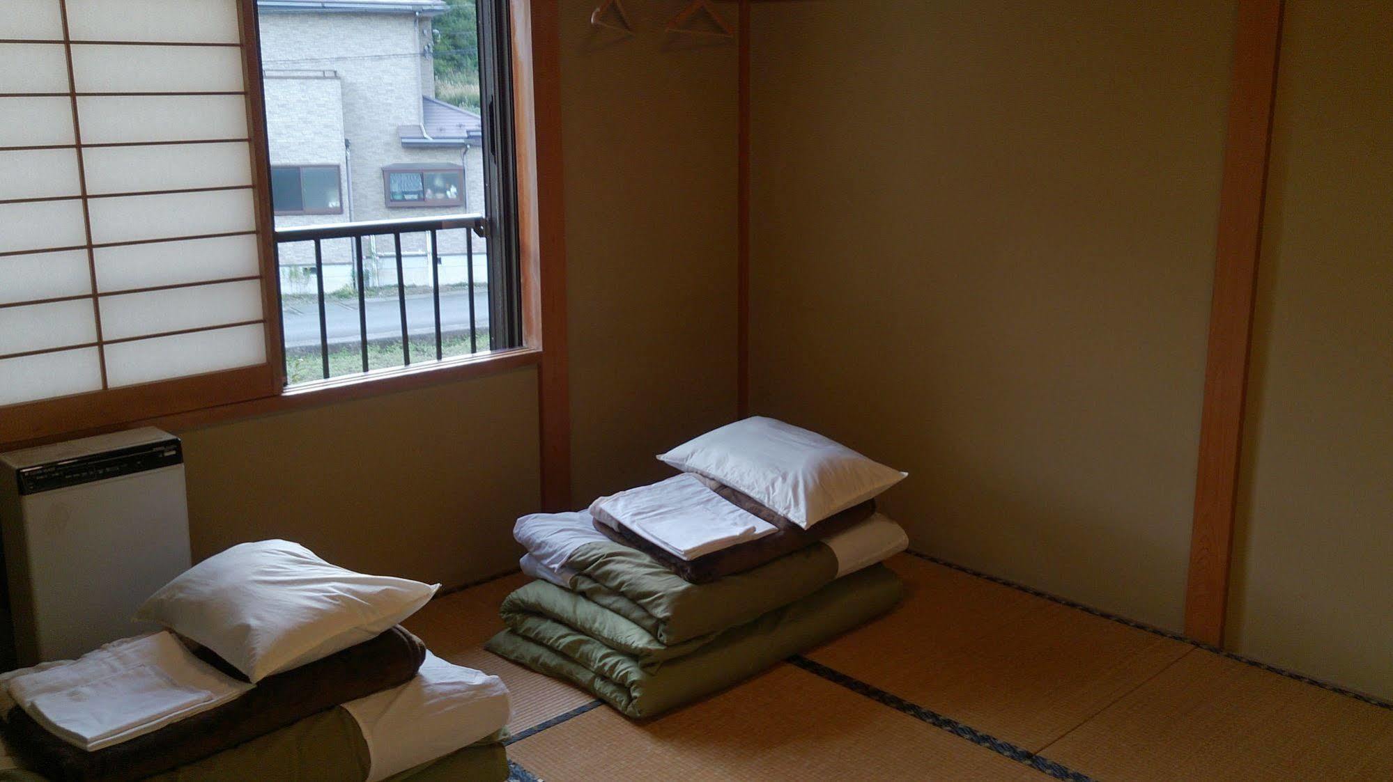 Teishaba Guesthouse&Cafe Fujiyoshida Luaran gambar